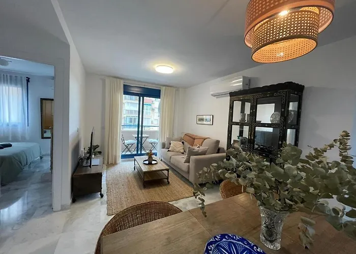CALU Homes cerca Playa de Huelin Málaga