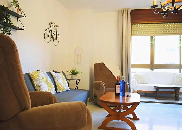 Amplio y luminoso apartamento cerca del centro y la playa con piscina y parking privado Málaga
