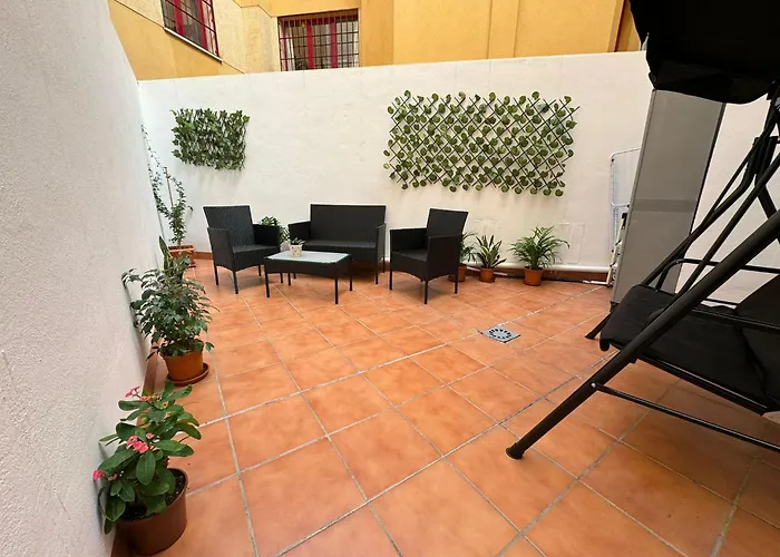 Relaxing Suite With Lovely Patio Málaga