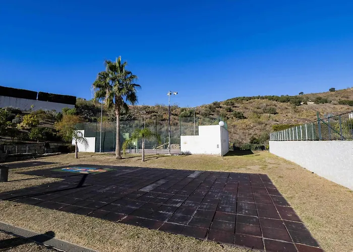 Apartamento Ático con vistas al mar, piscina y parking Málaga