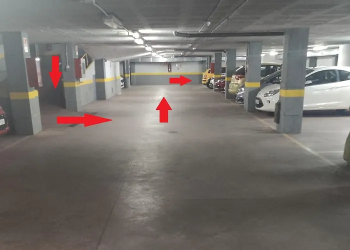 Barceló 21, parking on request, Atico With terrace&Studio With Patio, Center, quite, BC Málaga