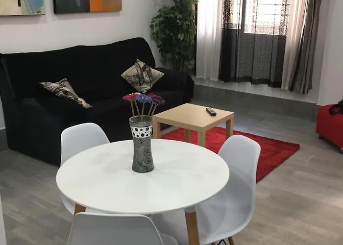 Apartamento A, a 3 minutos de la estación central de bus y tren Málaga