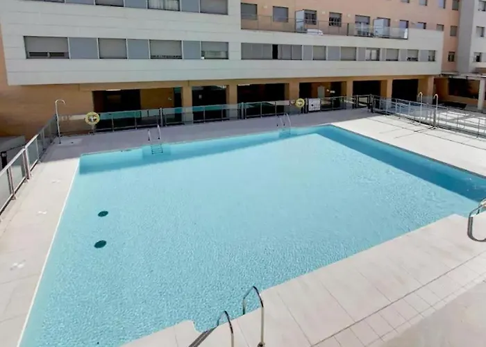 Atico Mirador Paseo Antonio Banderas primera linea de playa y piscina Málaga
