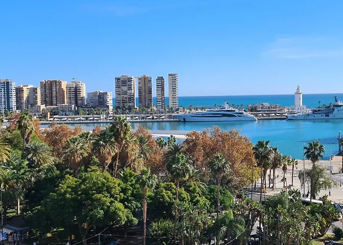 Apartamento Penthouse with solarium in the center of Malaga-Ático con solárium en el centro de Málaga
