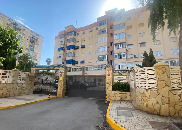 Moderno y completo apartamento frente al mar Málaga