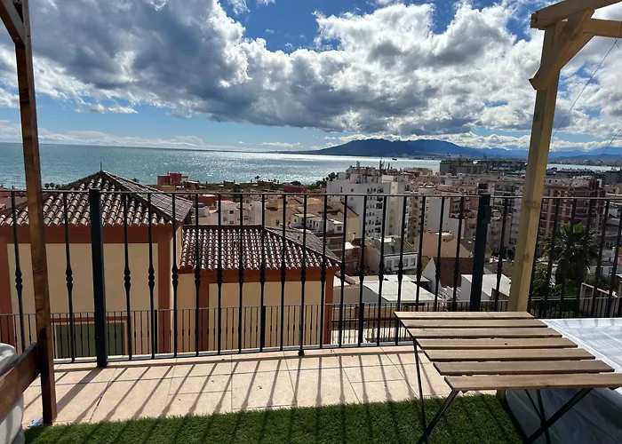 Rooms In Seafront Villa Málaga