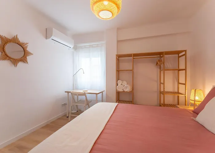 Apartamento Malaga Lux Oasis - Modern 3Br, Fast Wifi, Smarttv