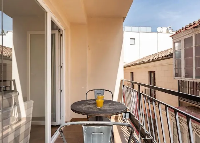Super Central Malaga Flat With Terrace And Free Parking