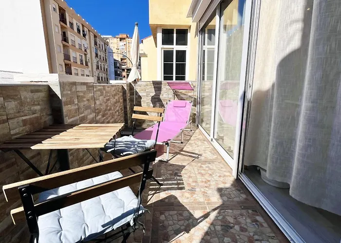 Apartamento A 5 minutos de la Playa con terraza en Málaga