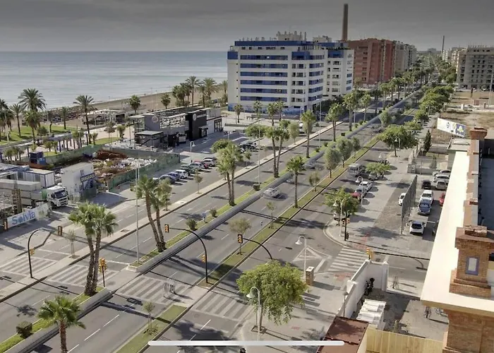 Apartamento 2º Línea de playa con piscina&parking Málaga