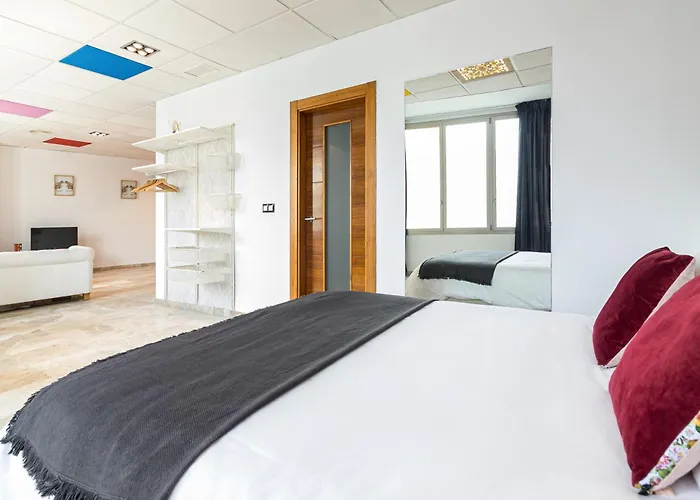 Sáenz Suites Gallery by Bossh! Apartments Málaga