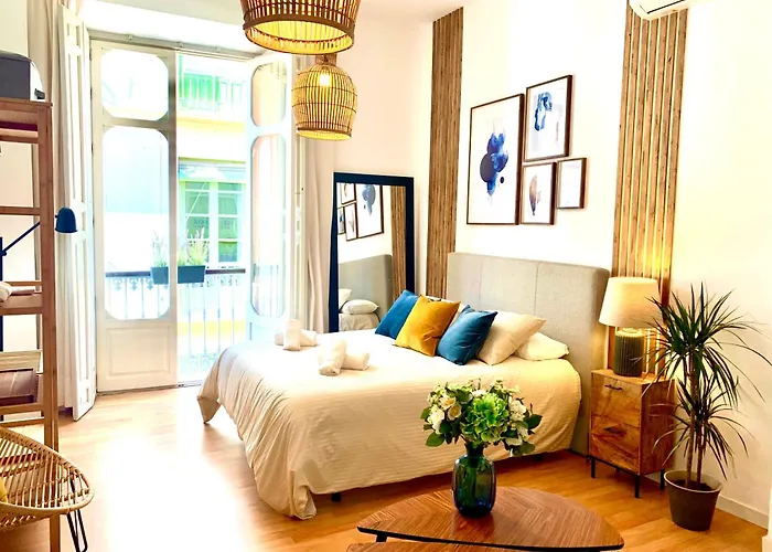 Calderon III Deluxe Central Sinesedesignhomes Málaga