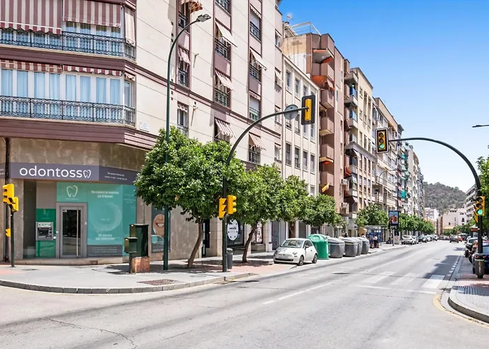 3 dormitorios, 2 baños y balcón Málaga