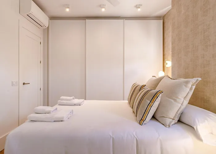 Six Apartments By Caleta Homes Málaga