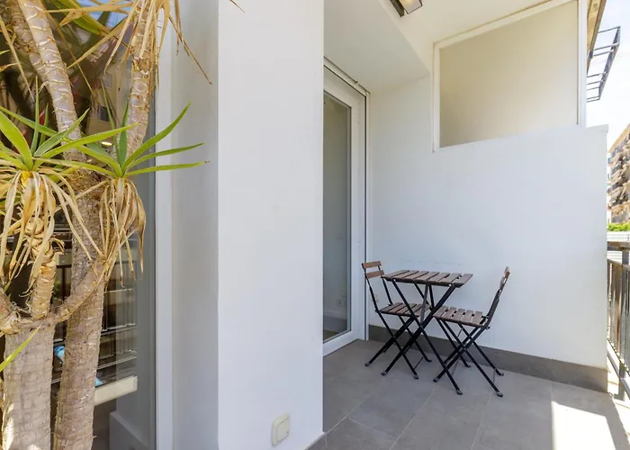 Six Apartments By Caleta Homes Málaga