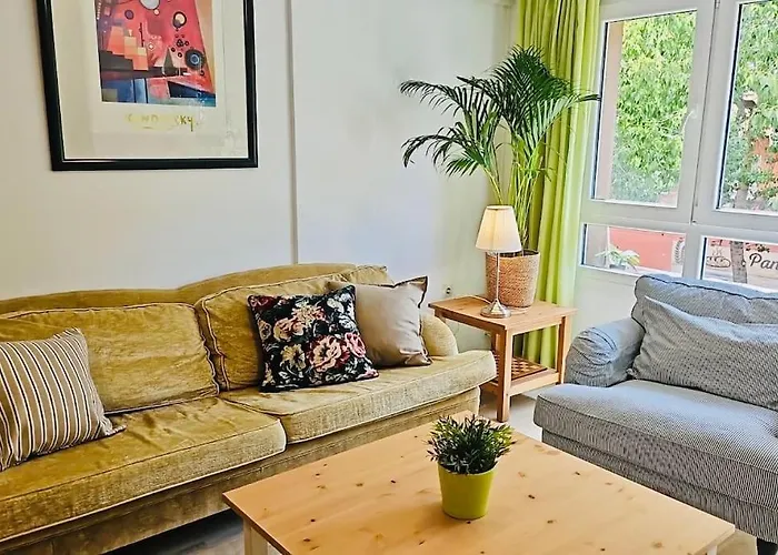 Apartamento Bonito y céntrico piso con dos camas de matrimonio y free parking Málaga