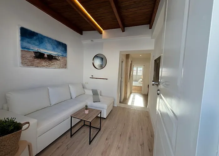 Apartamento Pueblo marino, oasis junto al mar de la araña, by Sol Maestranza Málaga