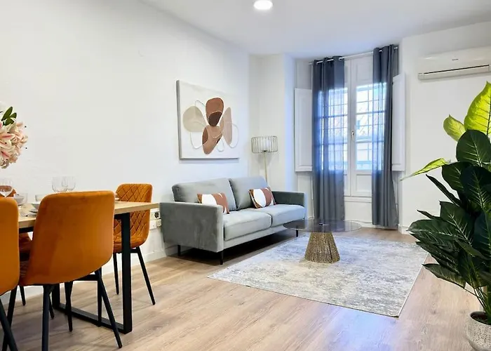 Spacious 3BD Central Málaga with 2BH&AC