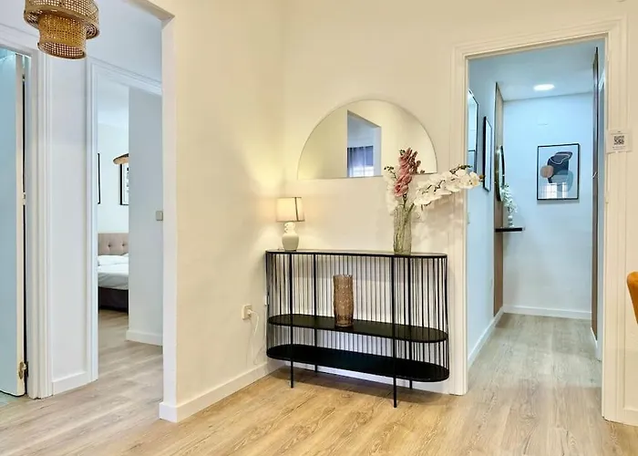 Spacious 3BD Central Málaga with 2BH&AC