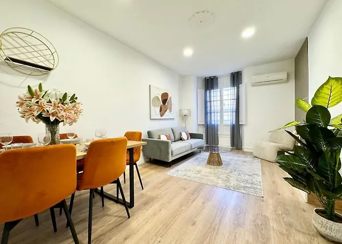 Spacious 3BD Central Málaga with 2BH&AC