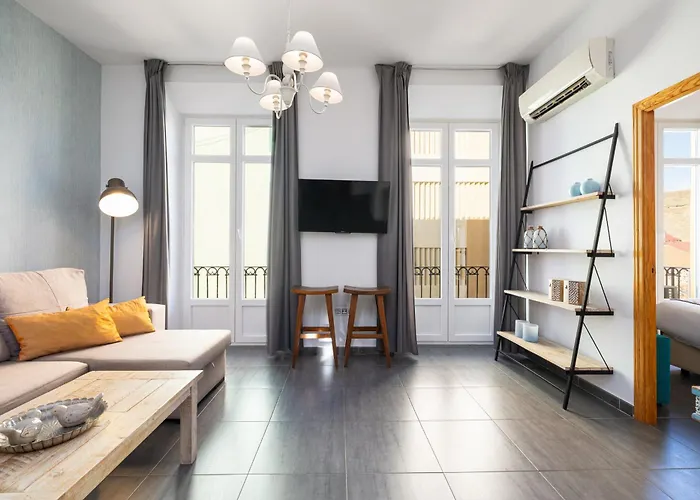 Holidays2Malaga Dos Aceras In Old Town & High Speed Wifi