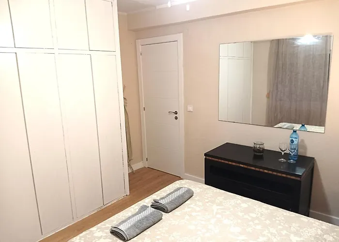 Habitaciones en Apartamento compartido DELICIAS ROOM Cerca del Mar, Aeropuerto, Ave y Metro Málaga