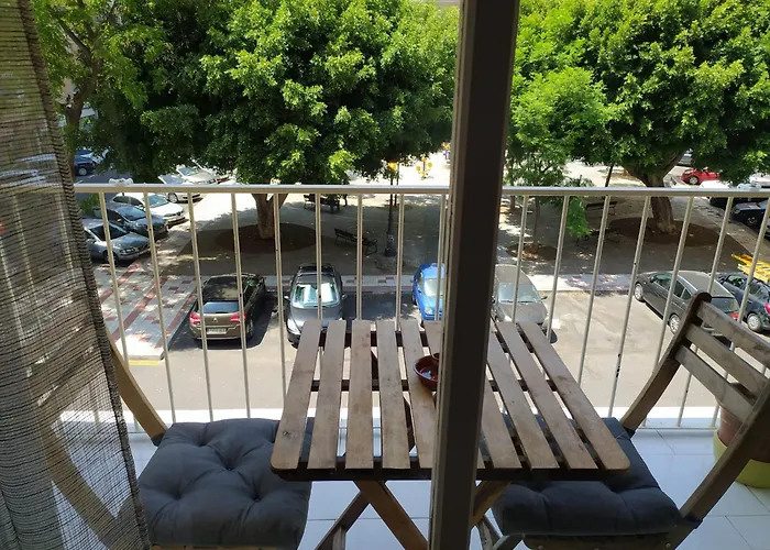 Habitaciones en Apartamento compartido DELICIAS ROOM Cerca del Mar, Aeropuerto, Ave y Metro Málaga