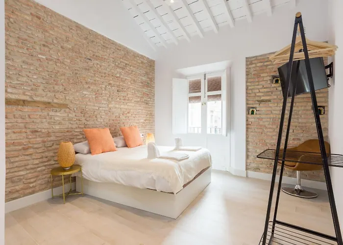 Te1A-El Teatro Brick Wall Suite Prime Location Málaga