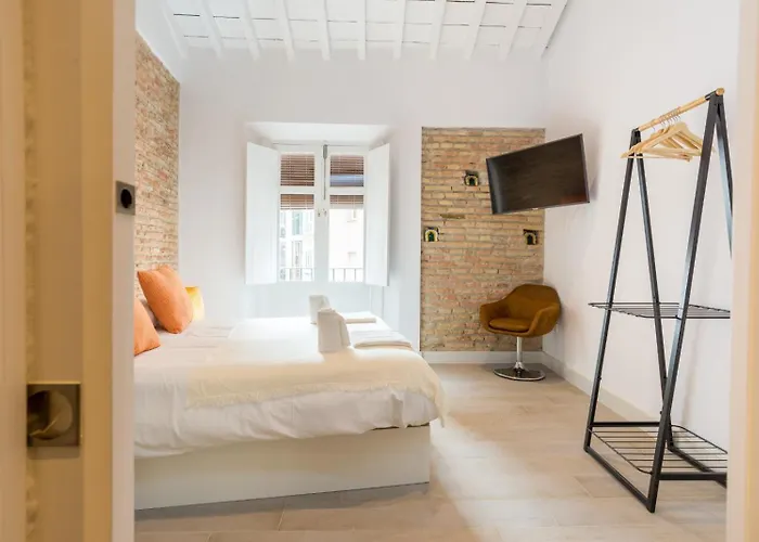 Te1A-El Teatro Brick Wall Suite Prime Location Málaga