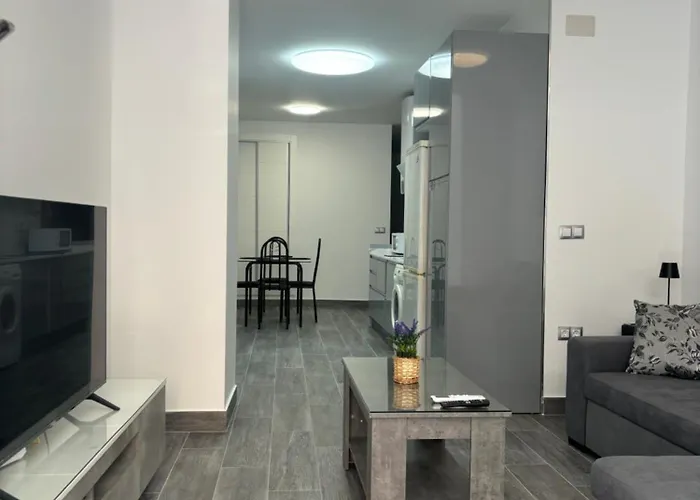 Apartamento 6 a 3 min caminando de la Estación de Bus y Tren María Zambrano 6 Málaga