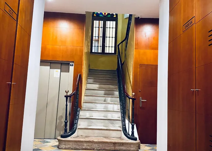 Amplio y luminoso apartamento Plz de la Merced Málaga
