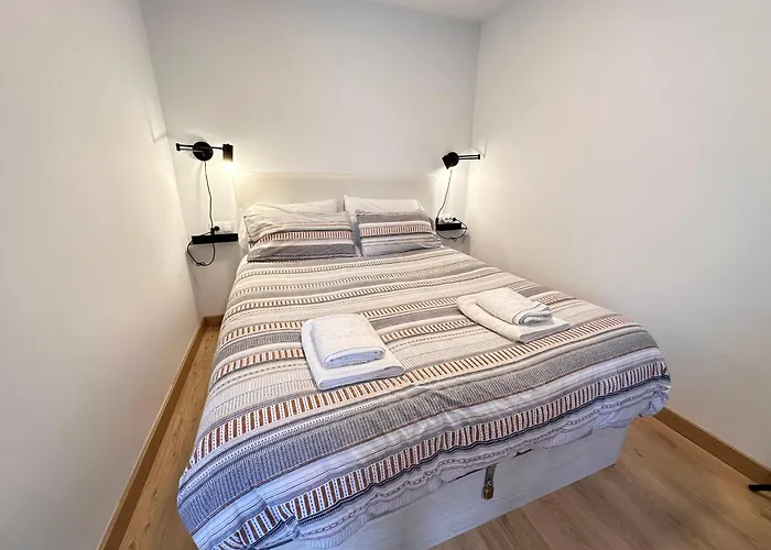 Apartamento La Bella escondida Piscina Campo de golf solarium y parking en centro historico Málaga