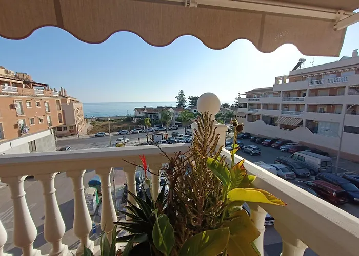 Lovely Penthouse In Front Of The Beach With Free Parking Málaga