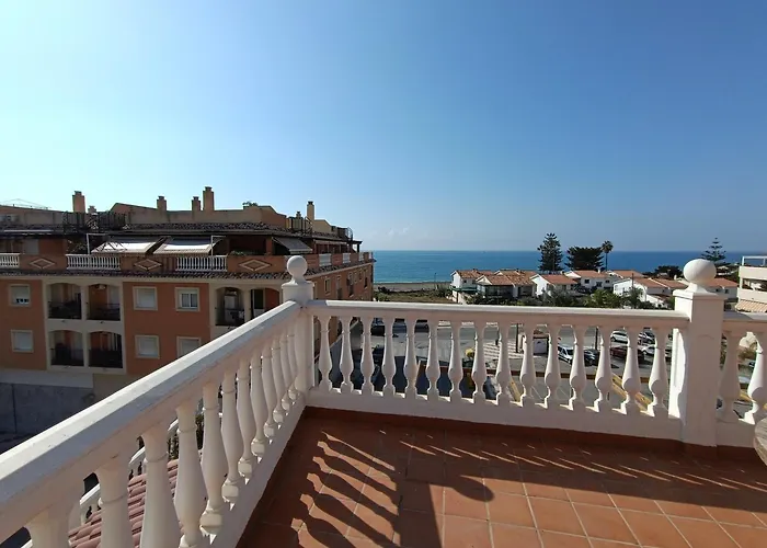 Lovely Penthouse In Front Of The Beach With Free Parking Málaga