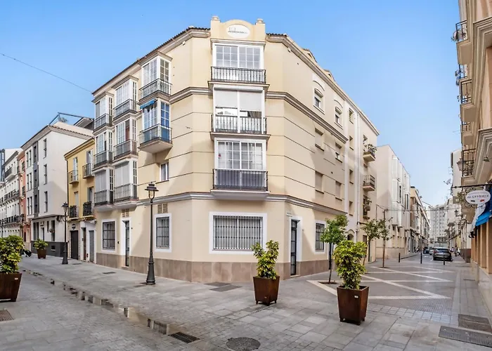 Apartamento ático con terraza privada en málaga centro