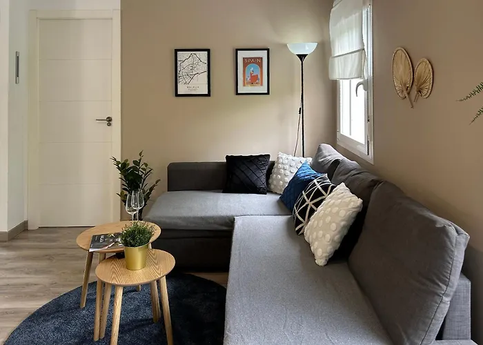 Charming Beach Apartment - Relax & Work Málaga