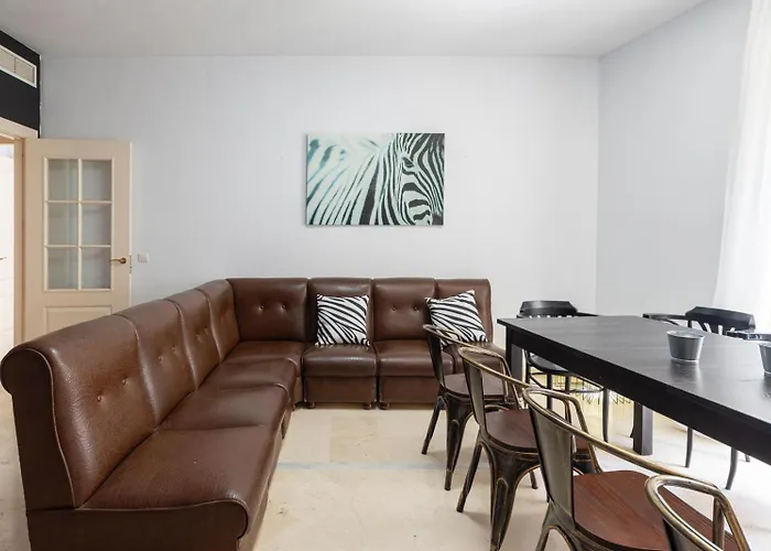Apartamento New broad GR2- XXL flat in Málaga Center for big groups