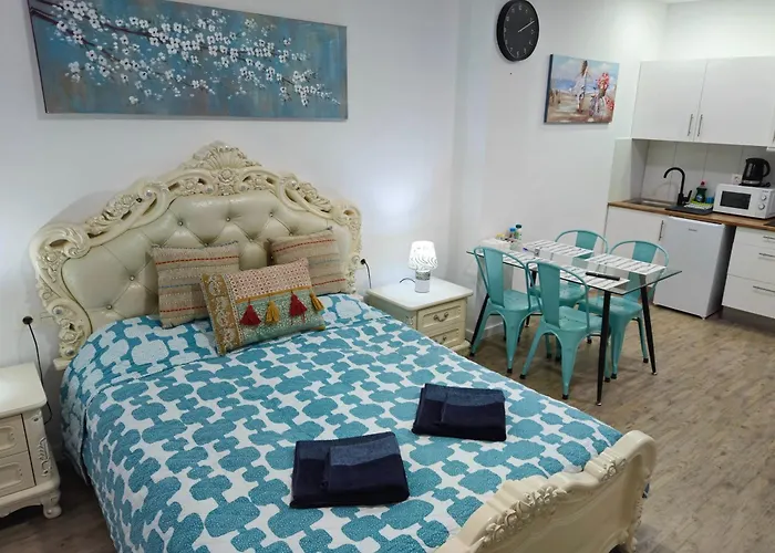 Apartamentos ZANCA CITY CENTER free luggage storage Málaga