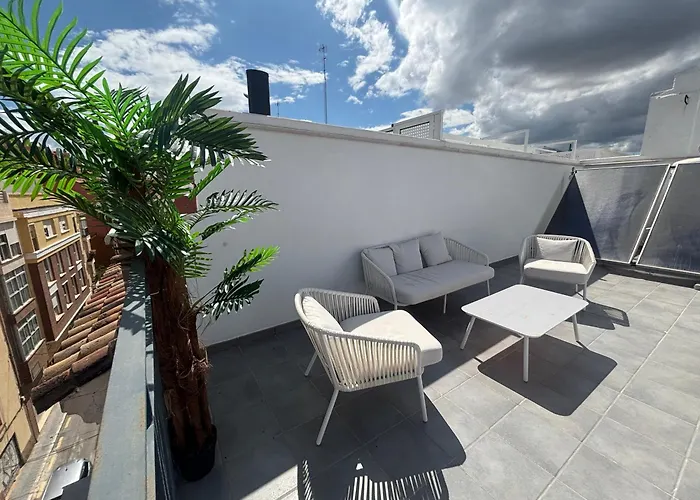 Apartamento Nuevo! En el Centro con Azotea Solarium, Parking, Metro y AVE Málaga