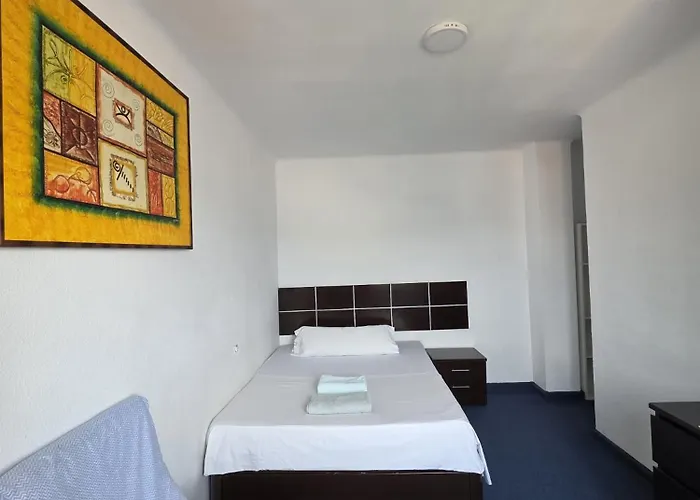 Habitación privada cómoda centro málaga vialia estación de tren María Zambrano y también cerca a la playa