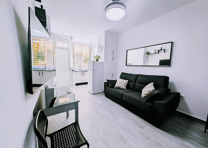 Apartamento El Faro Centro de Málaga con Parking 445 Max
