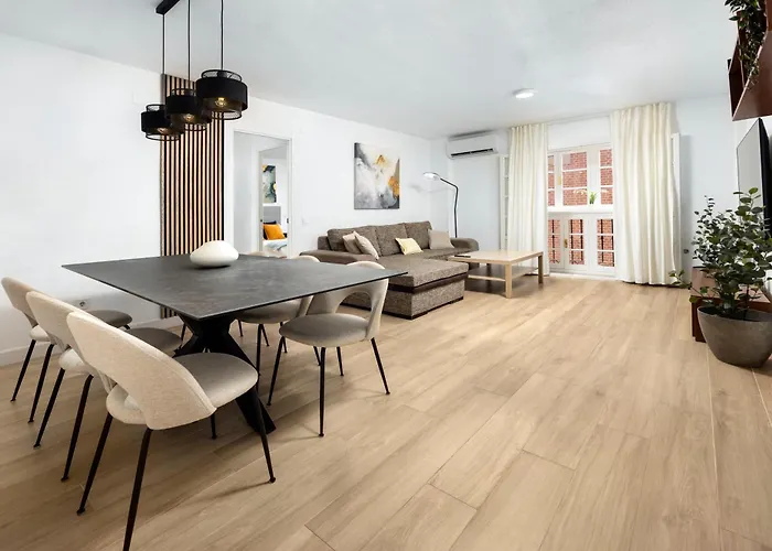 Central And Spacious Apartment With Parking On-Site Málaga