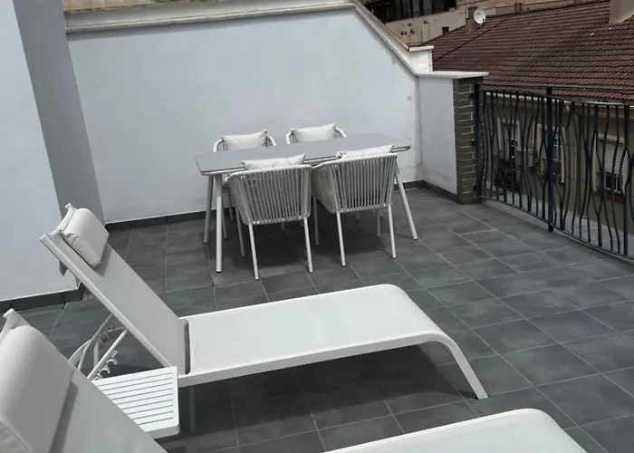 Lovely Apartment Close By City Center Málaga