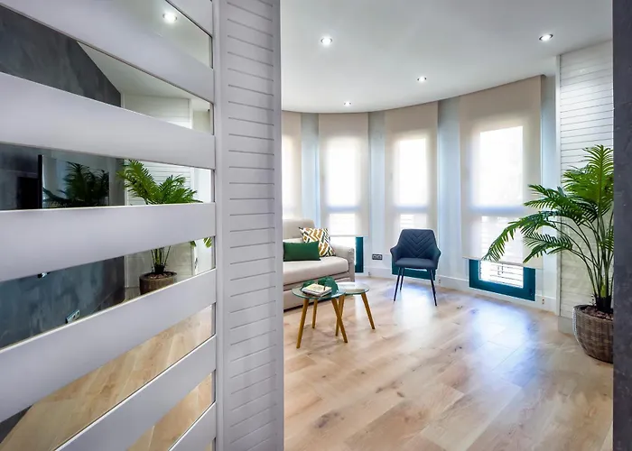 Apartamentos Suites Oficentro Original Málaga