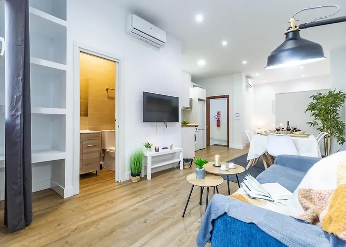 Cozy Studio Near Downtown By Turivida Málaga