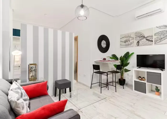 Central Studio, 3 min to Calle Larios, Ideal for Exploring Málaga