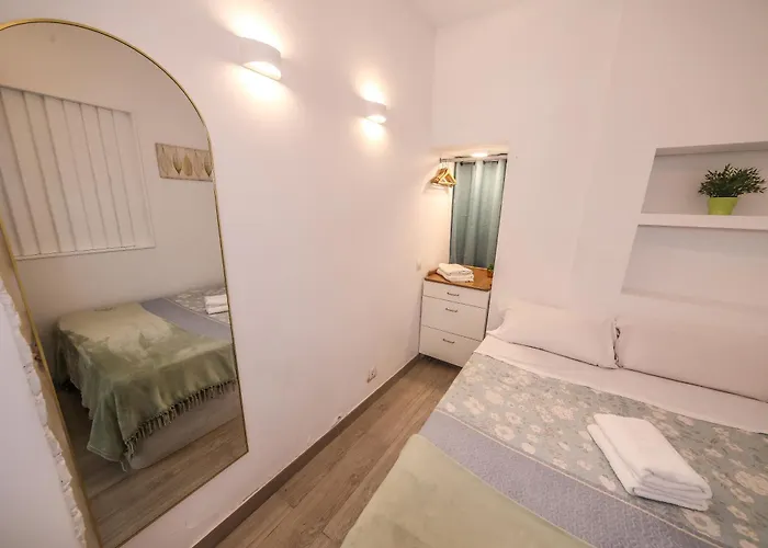 iYOURBASICS Lovely Studio Hinestrosa 23 FREE WIFI&AC Málaga