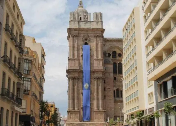 Spacious Apartment Near The Cathedral Málaga
