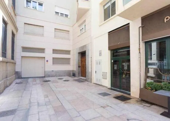Spacious Apartment Near The Cathedral Málaga