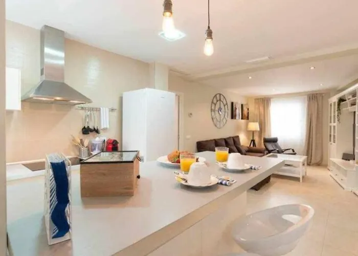 Spacious Apartment Near The Cathedral Málaga